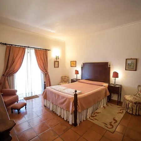לינה וארוחת בוקר Casa Da Lage 3*